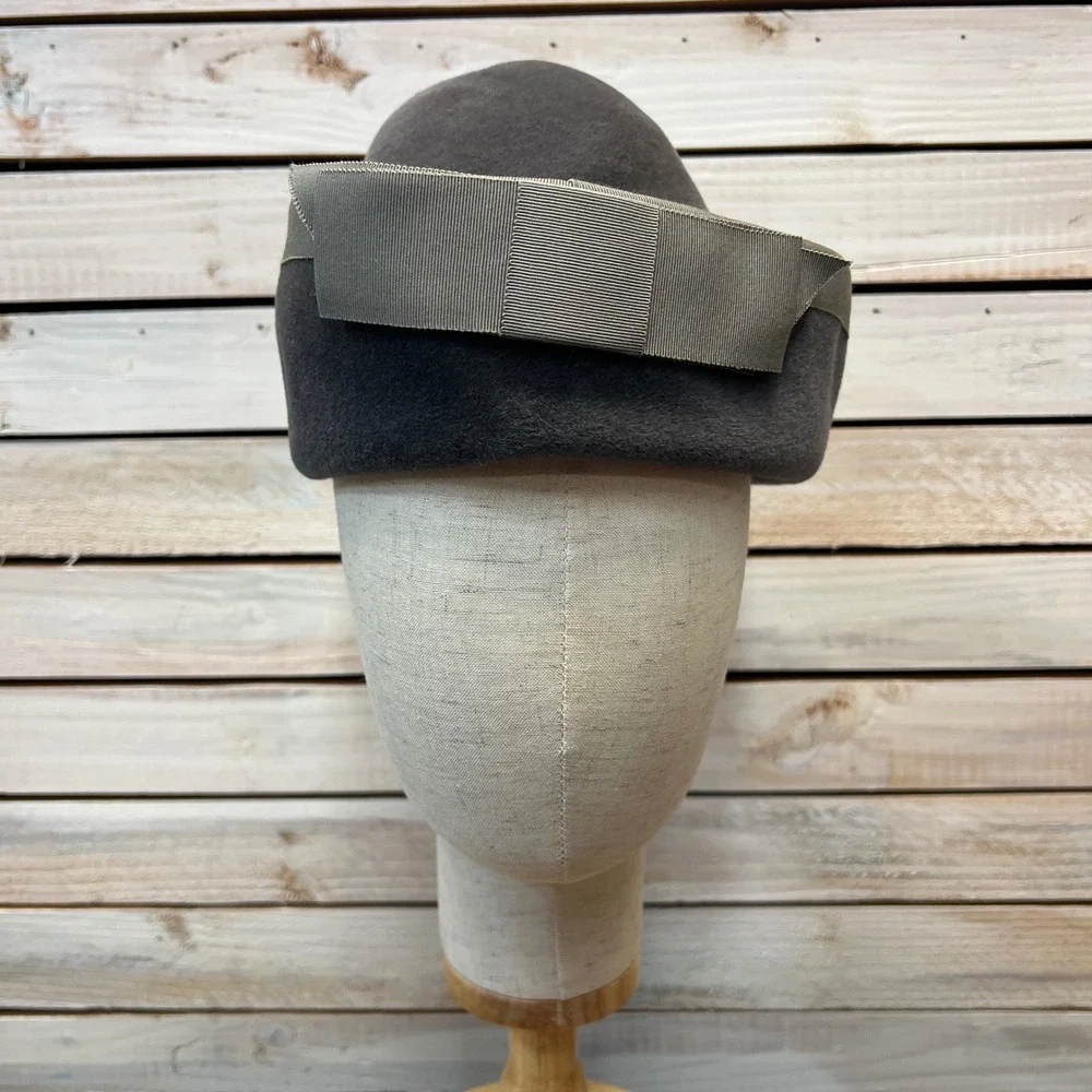 Vintage Madcaps Paris New York Corona Gray Wool Felt Roll Brim Hat Made in Italy